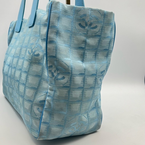 Chanel “Travel Line” Nylon Leather Tote Bag - Picture 4 of 9